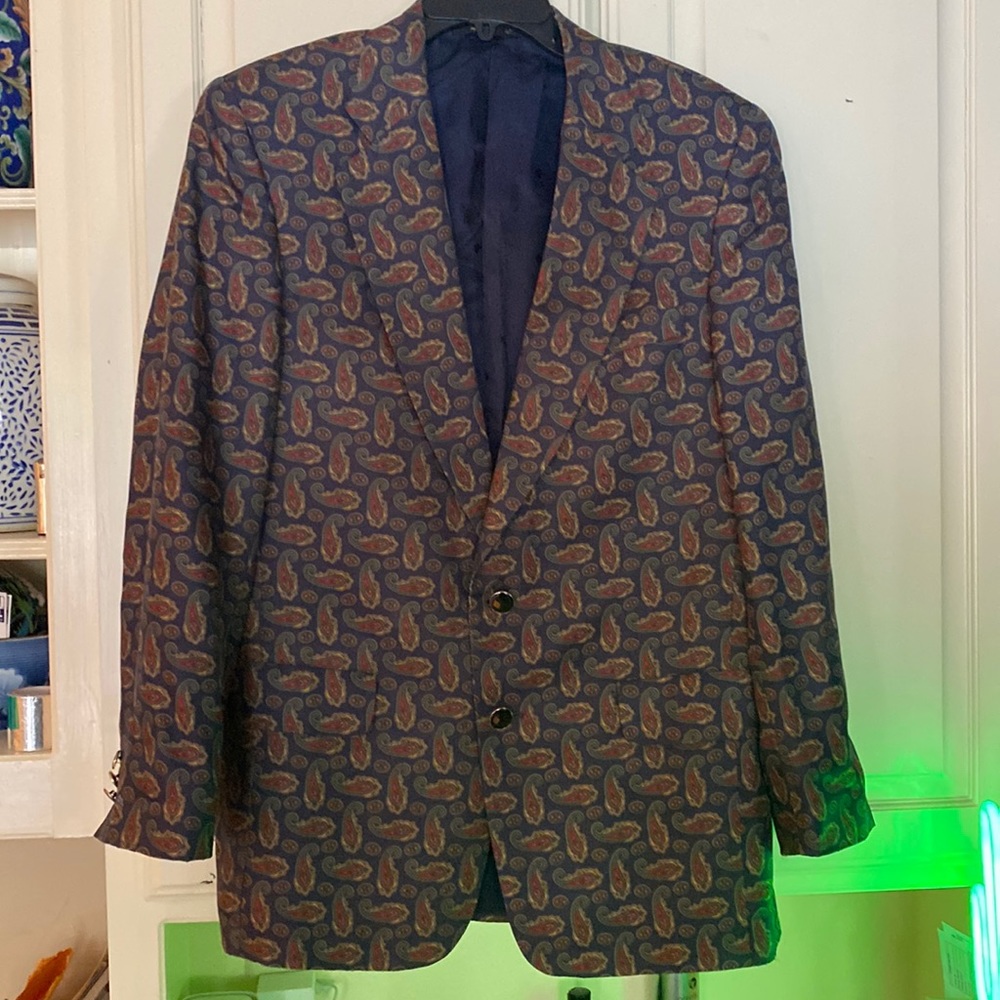 Robot Drake-Mens high end sports coat, size 40 navy and fantastic paisley design